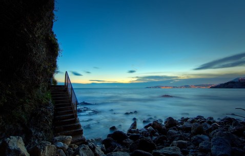 新生儿大便费劲（新生儿大便费劲正常吗）